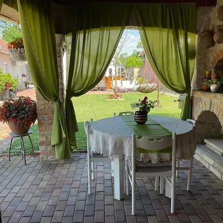 Jarmila Vendeghaz Guest house Balatonbereny