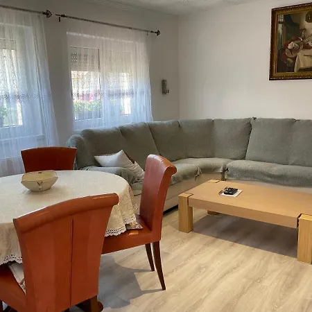 Πανσιόν Jarmila Vendeghaz 4*