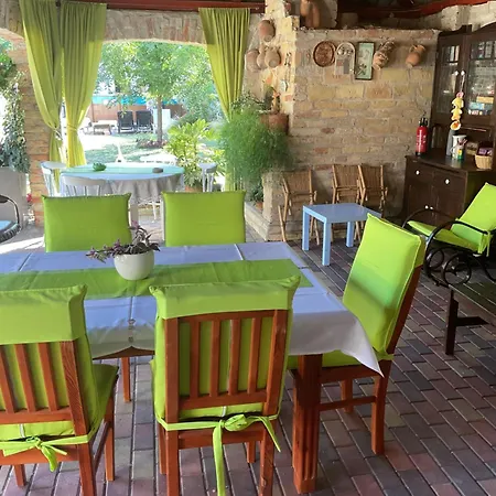 Jarmila Vendeghaz 4*