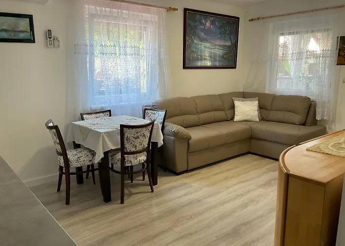 Jarmila Vendeghaz 4*