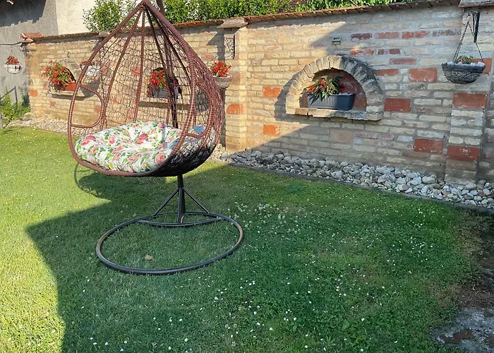 Jarmila Vendeghaz ゲストハウス 4*