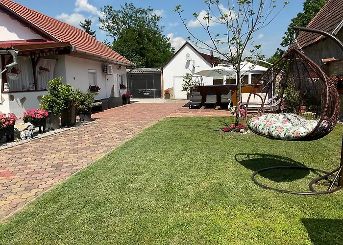 Jarmila Vendeghaz ゲストハウス 4*