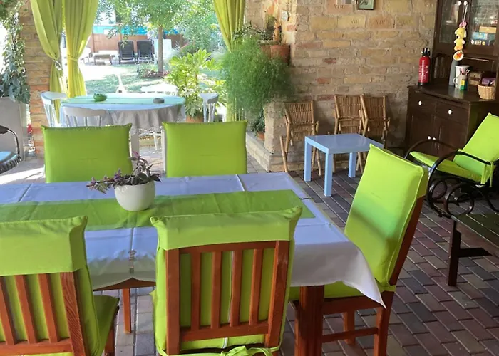 Jarmila Vendeghaz 4*